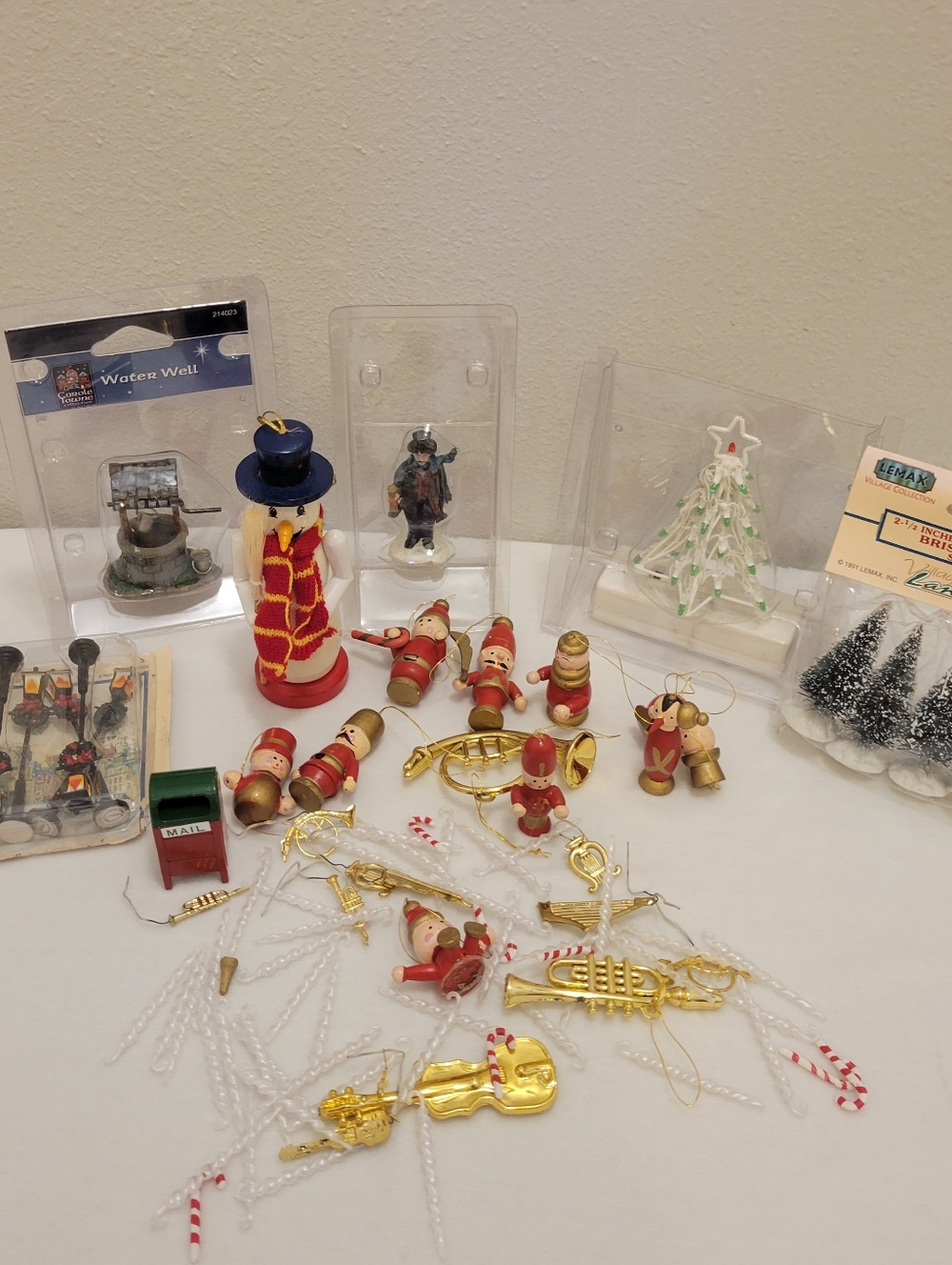 Assorted Christmas Tree Ornaments - Red, Gold, White